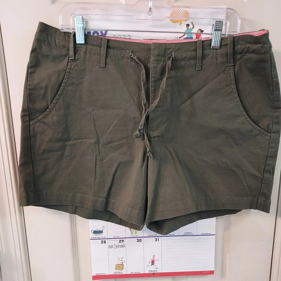 Lee Just Below the Waist Army/Olive Green Shorts in Size 16M - Picture 1 of 8